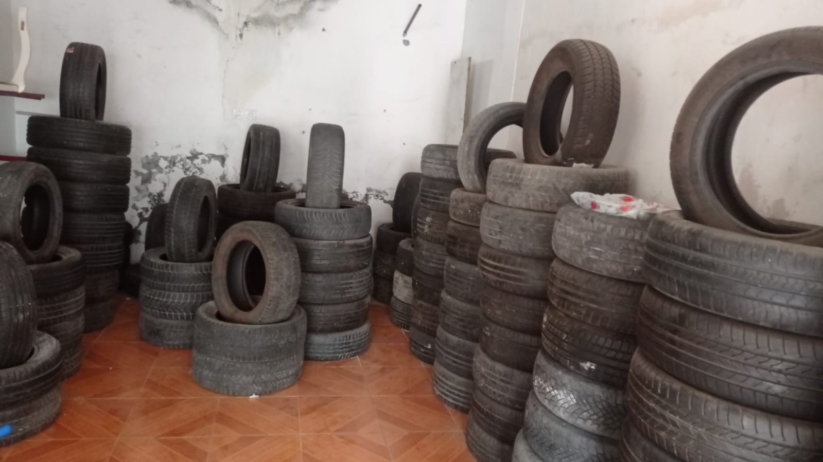 Mardin Midyat Temiz El Oto Lastik